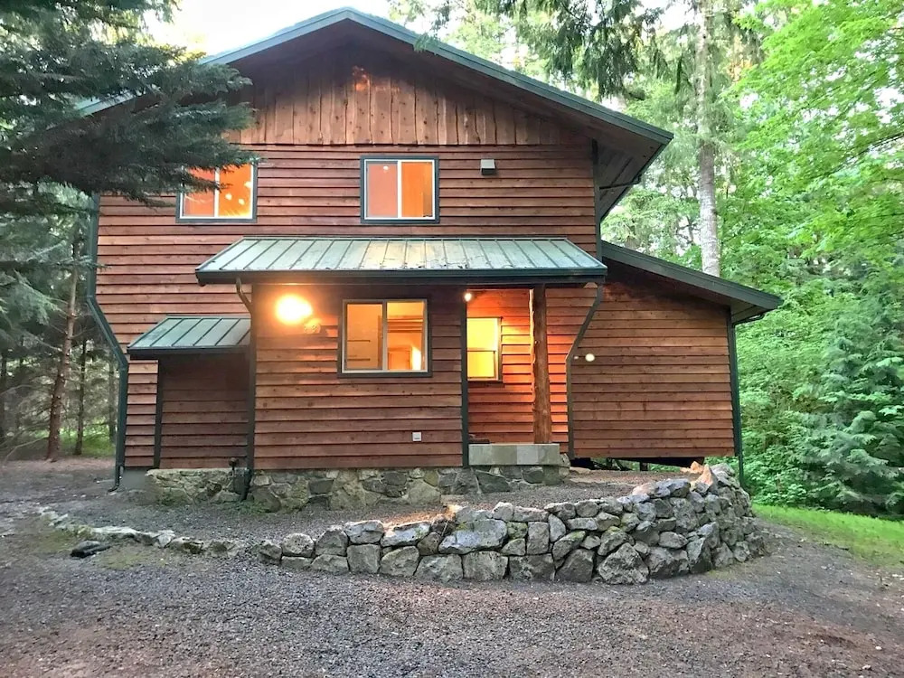 Cabin 54 - A Nostalgic and Rustic Mountain Retreat