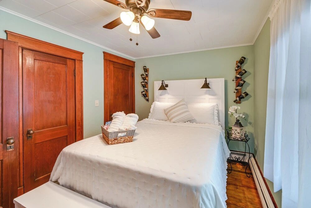 Lovely Hammondsport Home, Walk to Keuka Lake!
