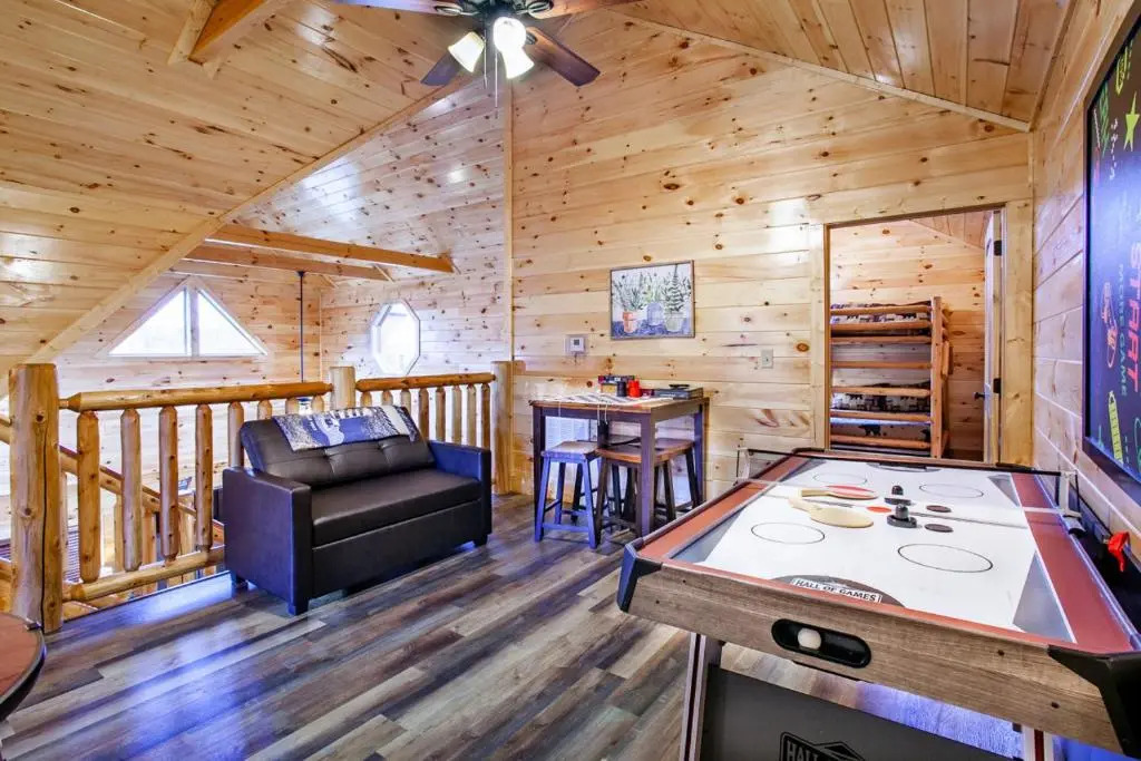 Swimming Bears Lodge 1 with Indoor Pool and Hot Tub