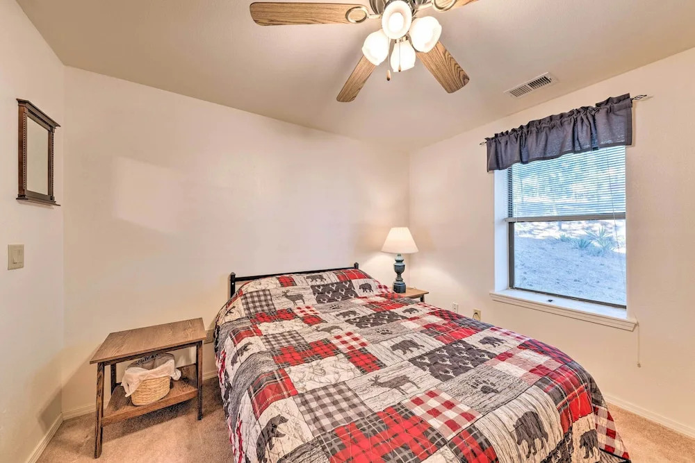 Spacious Ruidoso Cabin < 3 Mi to Downtown!