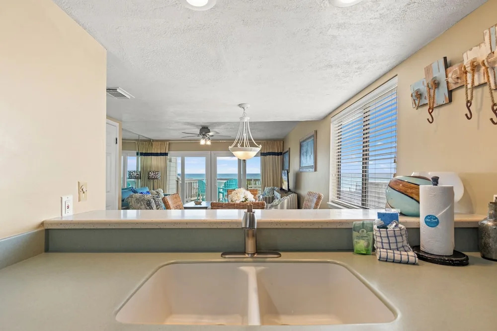 Breathtaking Views from Gulf Front 2 Bd / 3 Ba Townhome