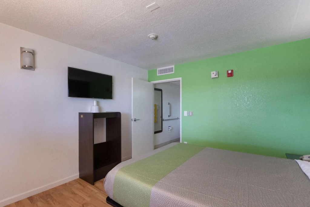 Studio 6-Barstow, CA