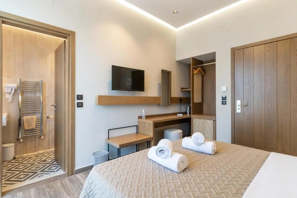 LYDIA suites and rooms