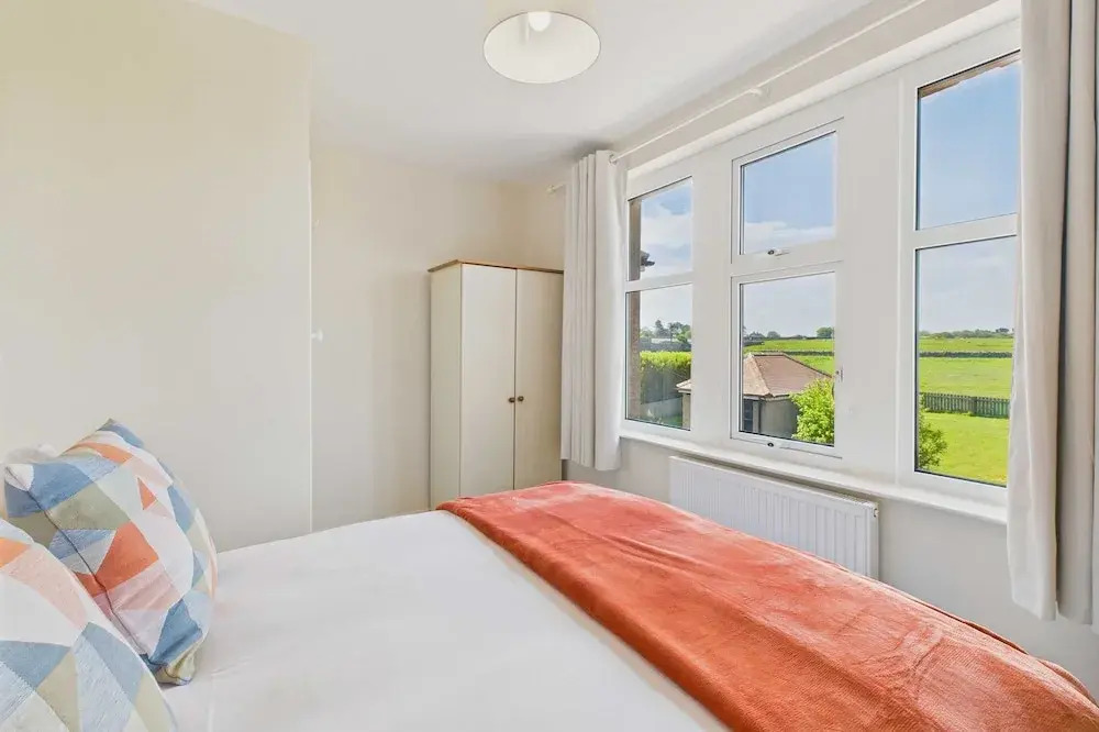 Host Stay Chirnells
