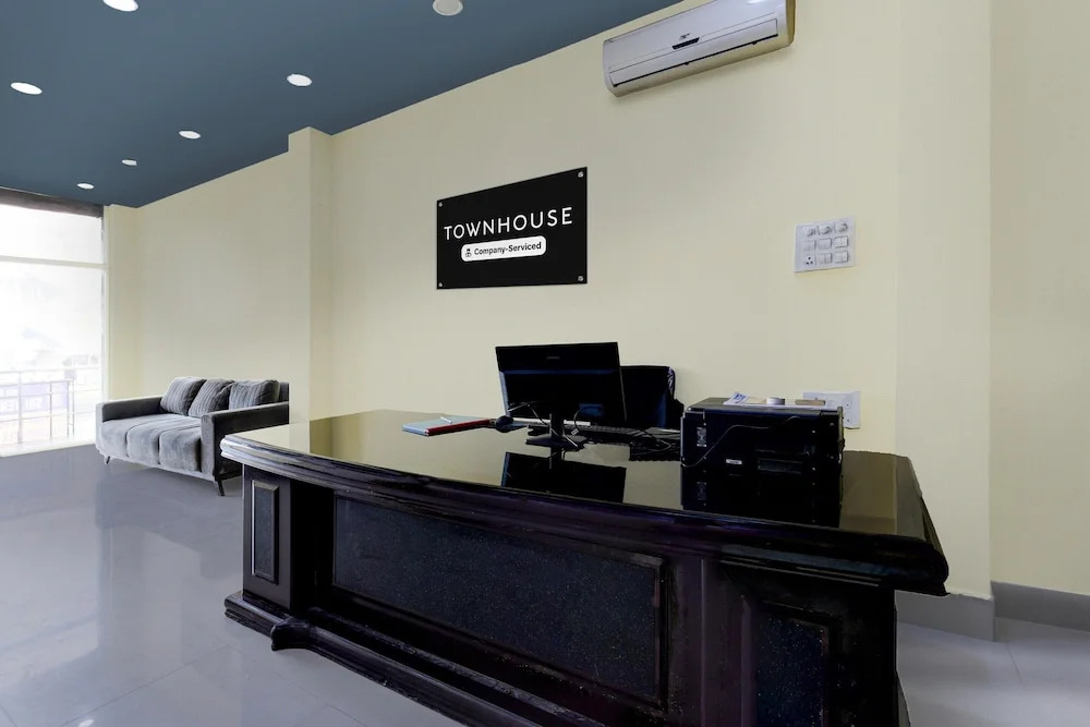 Super Townhouse Cherlapally Bus Terminal