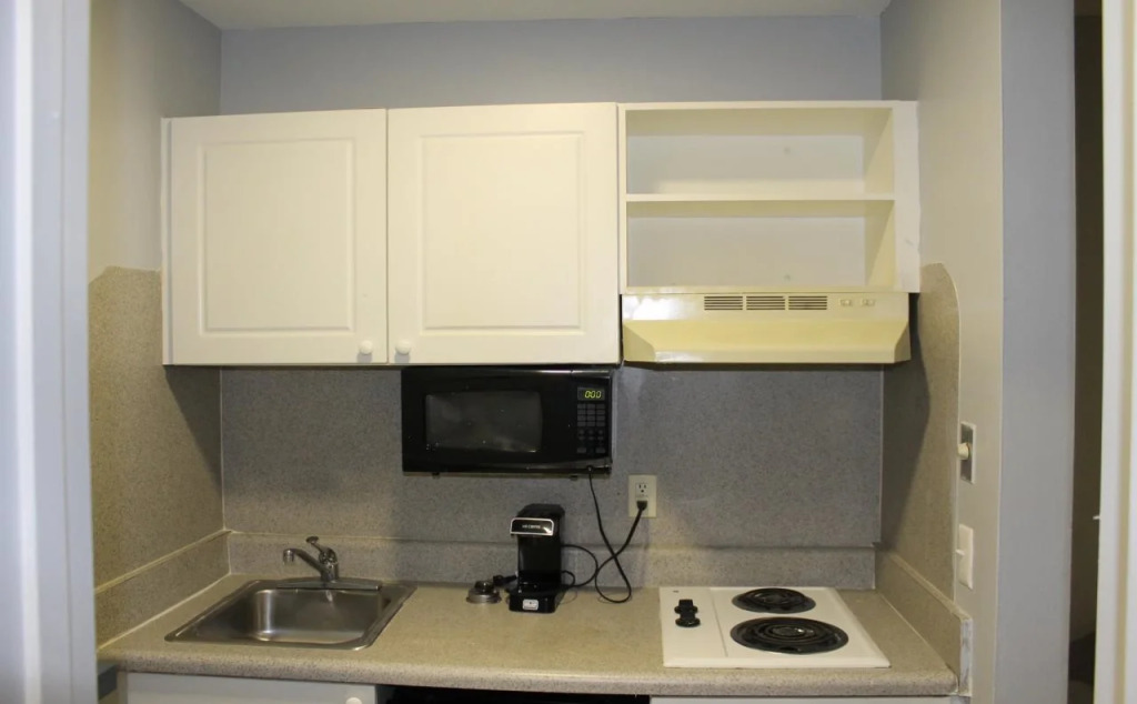 Budgetel Inn & Suites