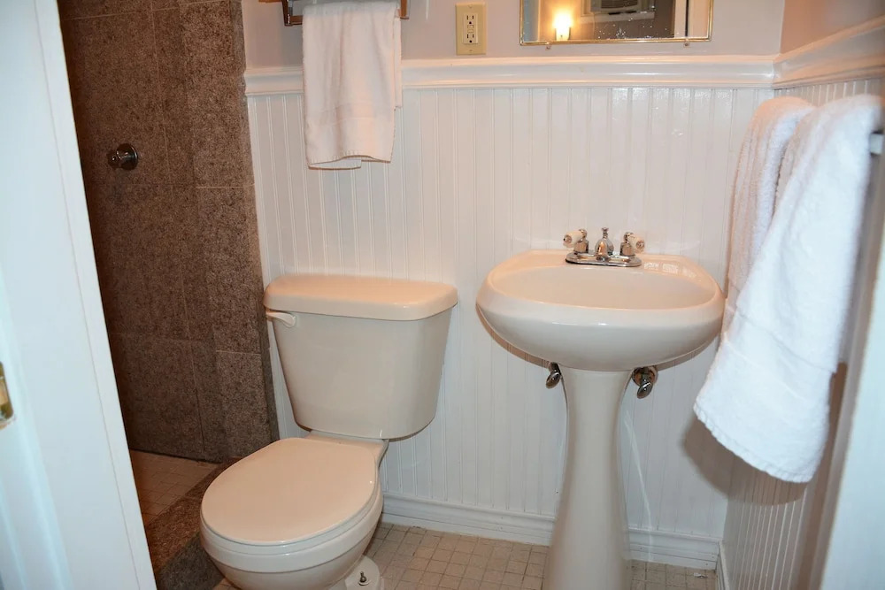 Alouette Beach Resort Economy Rooms