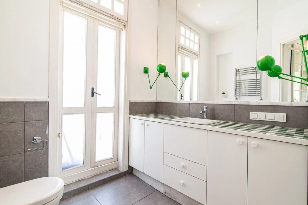 Central Flat With City View Near Istiklal Street