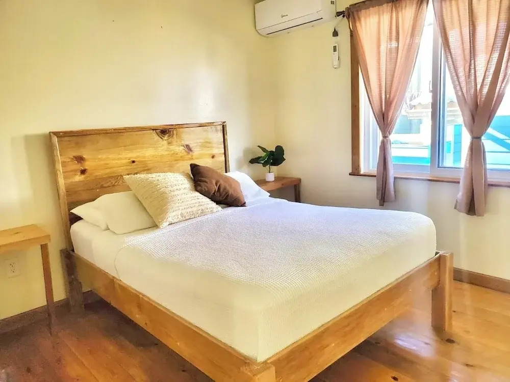 Utila Seabreeze Vacation Apartments
