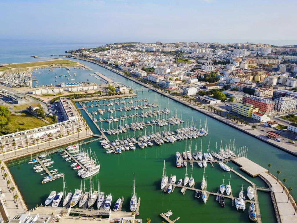 Marina Lovers by Seewest