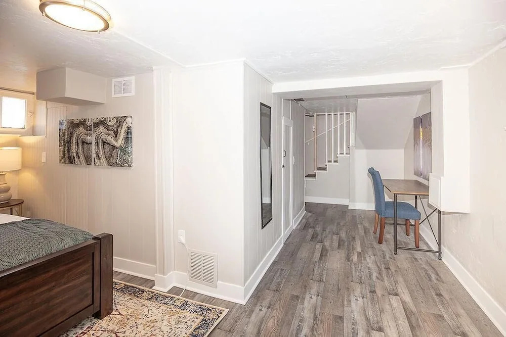 Cozy Carriage House | Walk to UNC | + Free Bikes