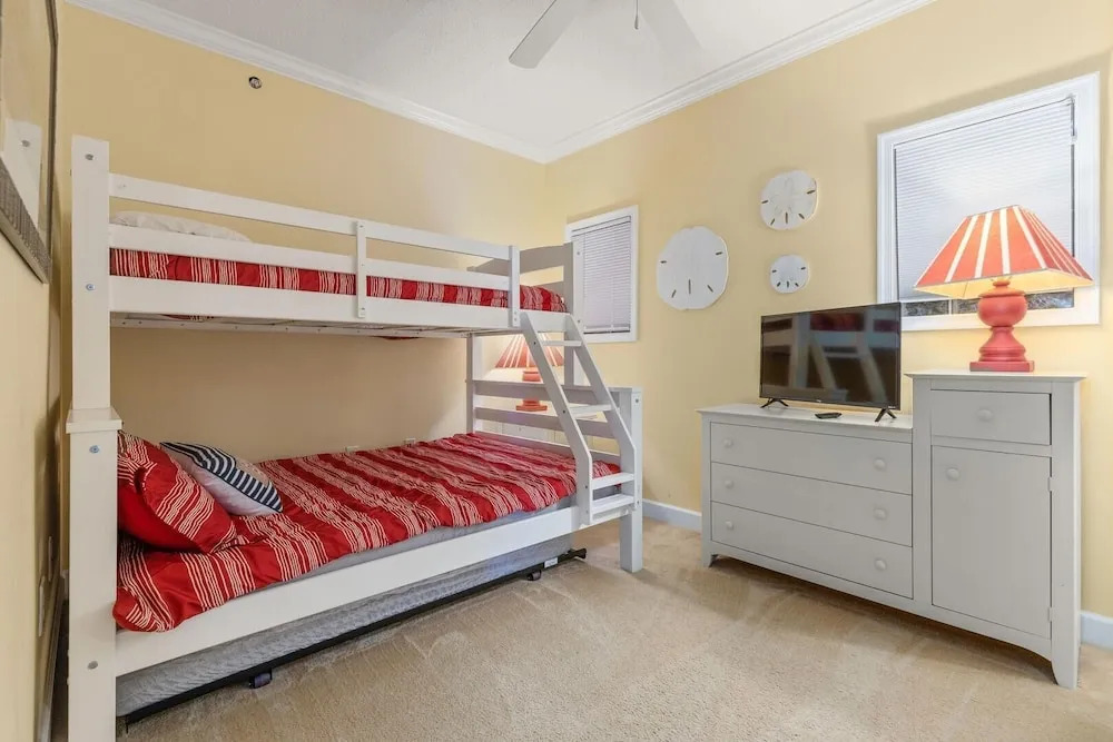 Avalon 507 3 Bedroom Condo by RedAwning