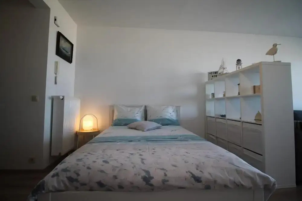 Huswell - Beach Studio With Balcony Sea View