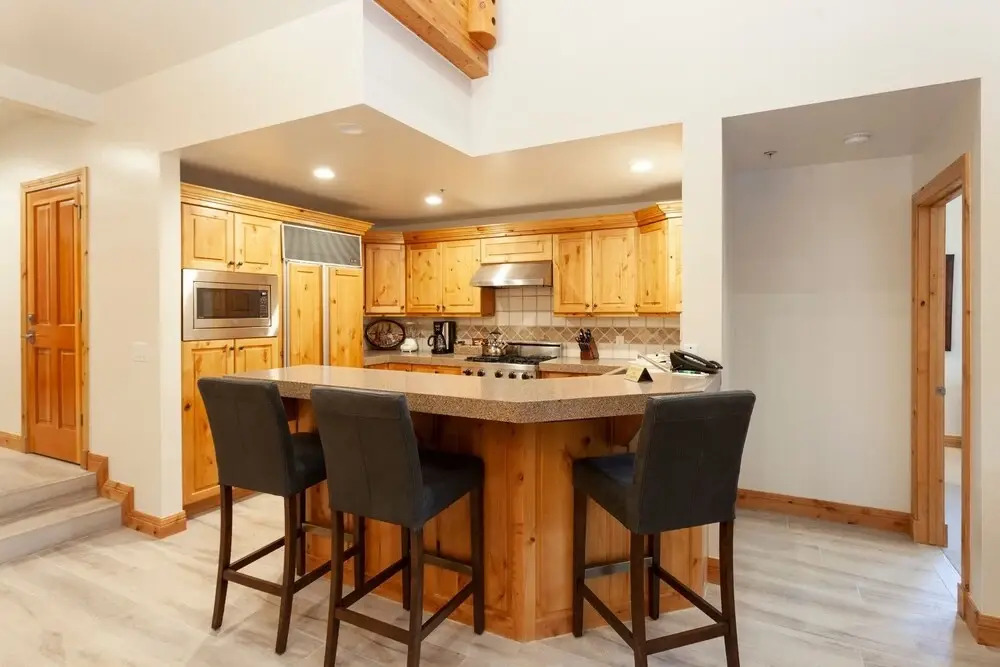 Trail's End Lodge at Deer Valley Resort - Four Bedroom Residence with Space #504 4 Condo