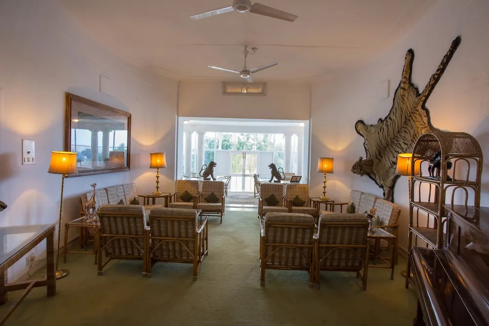 Shikarbadi Hotel