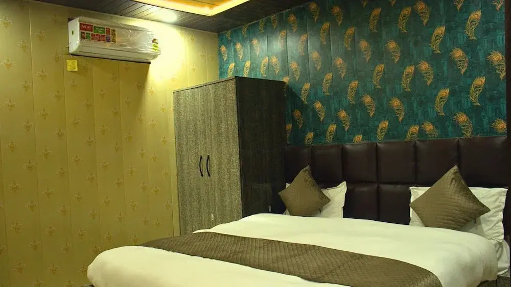 Ganga Riverfront Rooms And Banquet