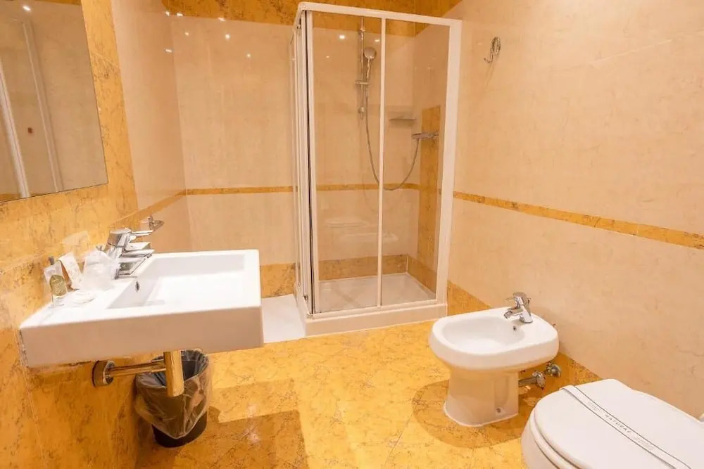 Hotel Planet International