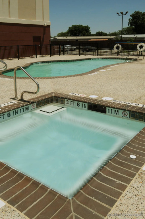 Holiday Inn Express Uvalde by IHG