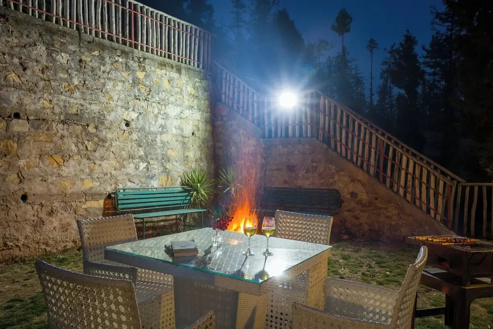 Alaya Stays Luuma Luxury Villa - Hillside 5-BHK Villa Amidst Pines With Garden, Balcony & Lounge
