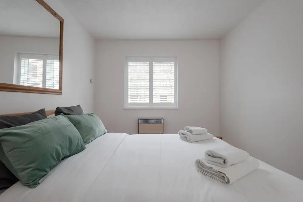 Lovely Landed Home near Wimbledon, sleeps 4