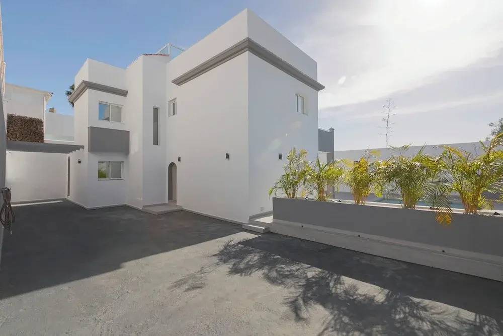 Stunning Apartment Within Villa Nr Los Cristianos