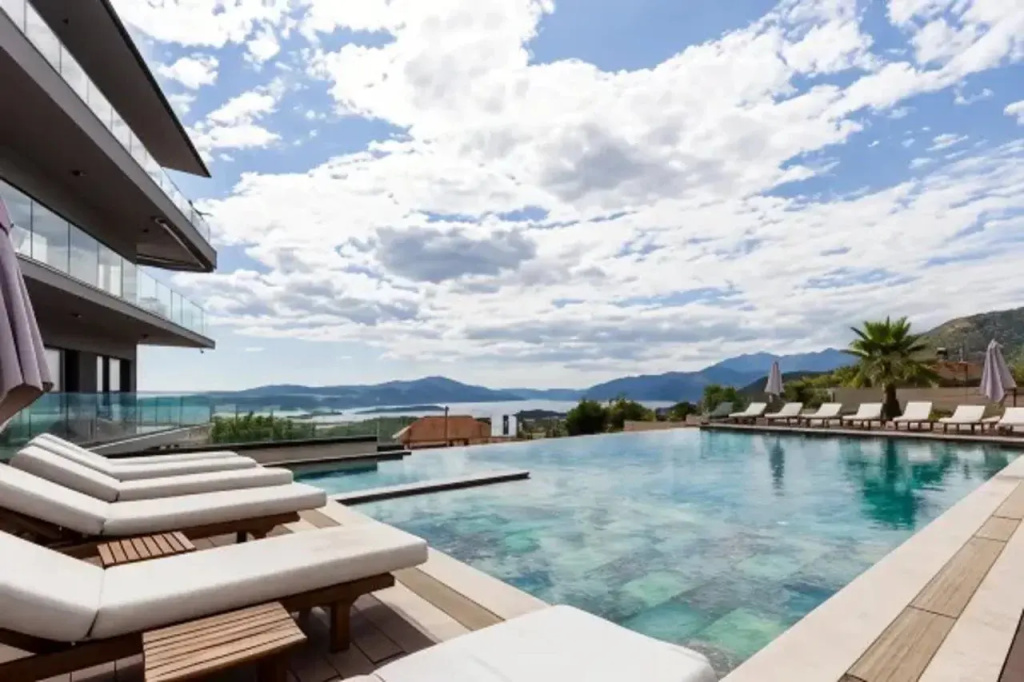 Royal Blue Resort & Residences