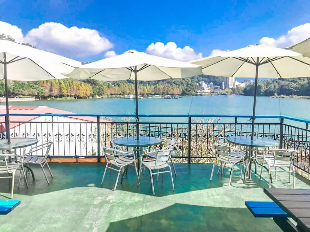 Bishui Shanju Lakeside B&B
