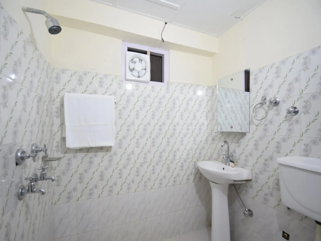 OYO 12157 Hotel Annapurna Guest House