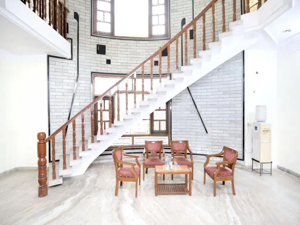 The Corner House By OYO Rooms