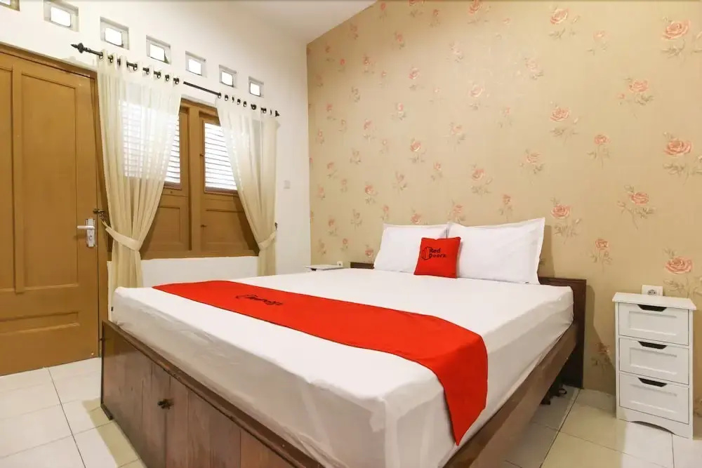 RedDoorz near RS Sarjito Yogyakarta 2