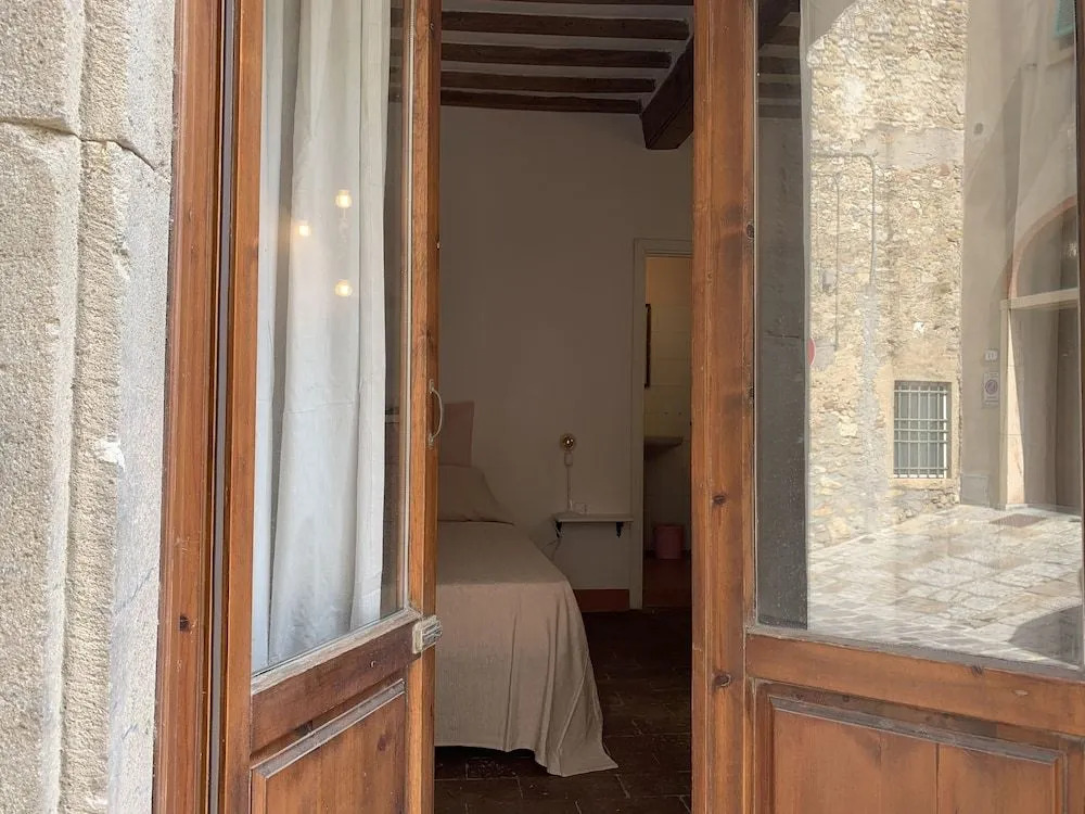 Casa Cerboneschi B&B in a medieval village with Panoramic Tuscan Hills