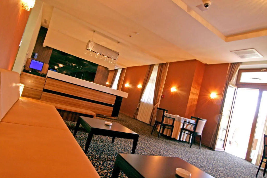 Hotel Crystal