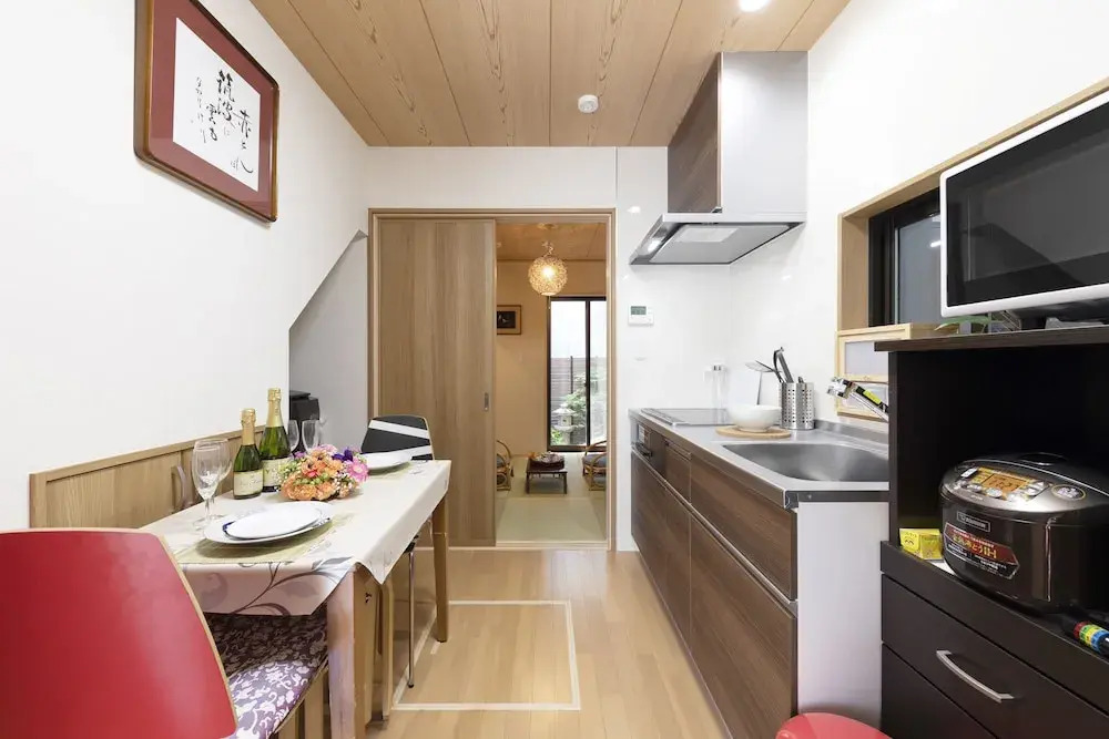 Shirakabanoyado - HOUKA 白樺の宿 - 芳華, Direct access to Umeda, Tsutenkaku, Tennoji