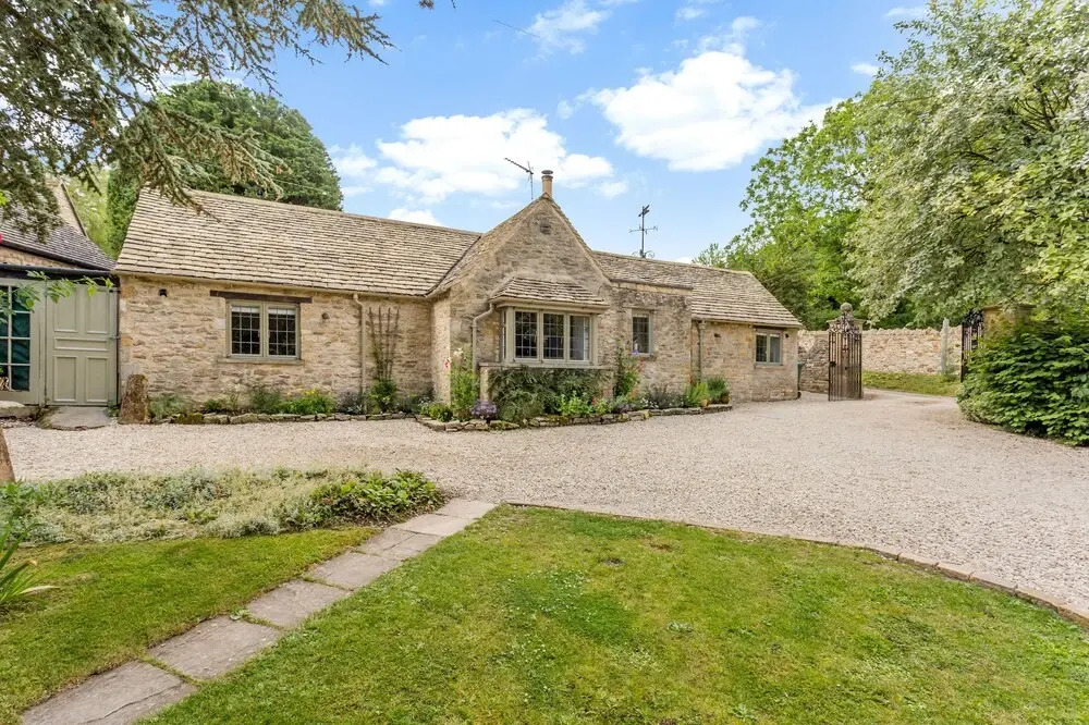 Scenic Family Home in Cotswolds