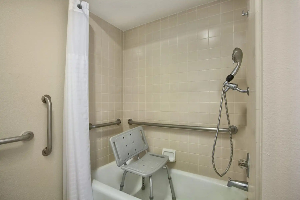 Red Lion Inn & Suites Lemoore