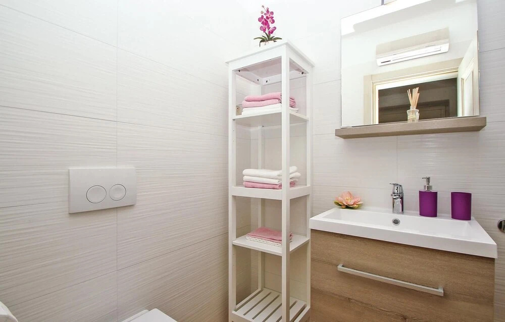 Nice Home In Malinska