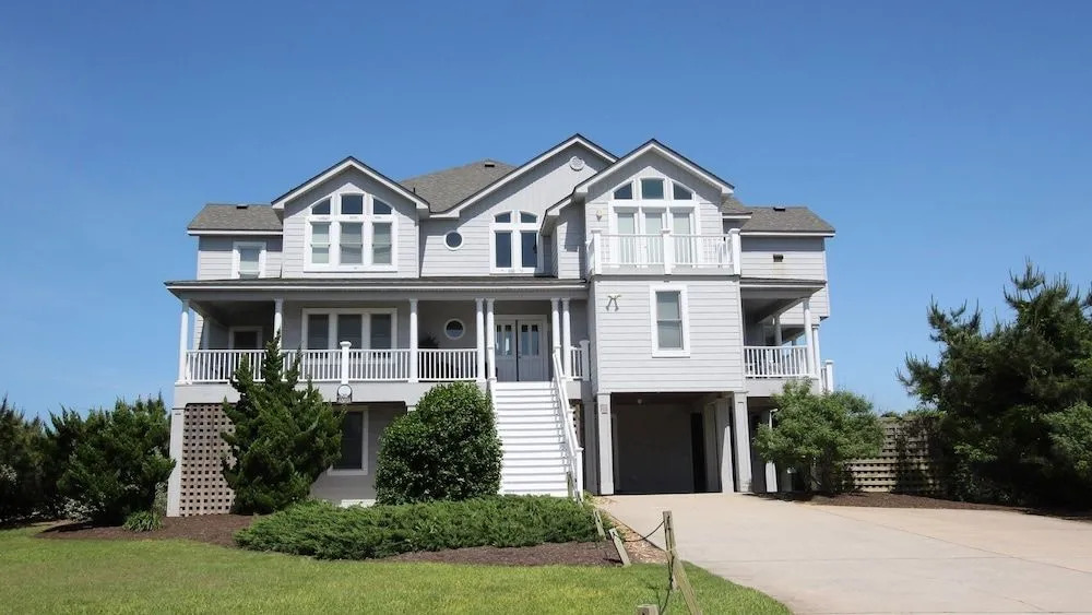 Flying Cloud II - 9 Br Home