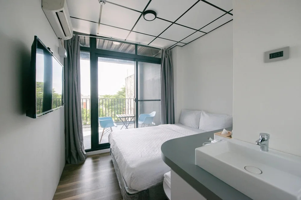 MH48 Hotel
