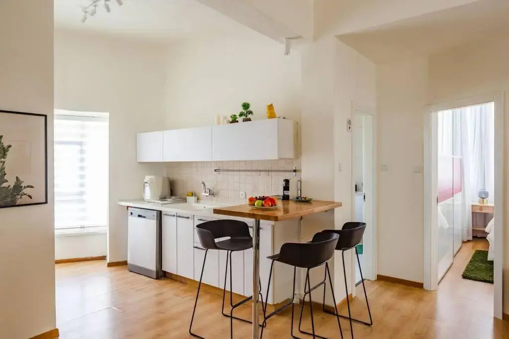 ^Superior 1 BR in the heart of the old north^