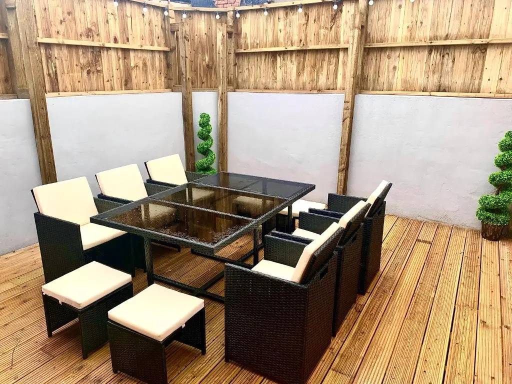 Victory hot tub house