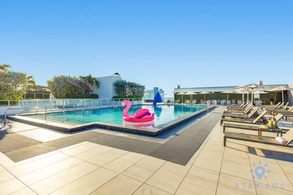 Amazing Pool Balcony Up To 6 Near Beach