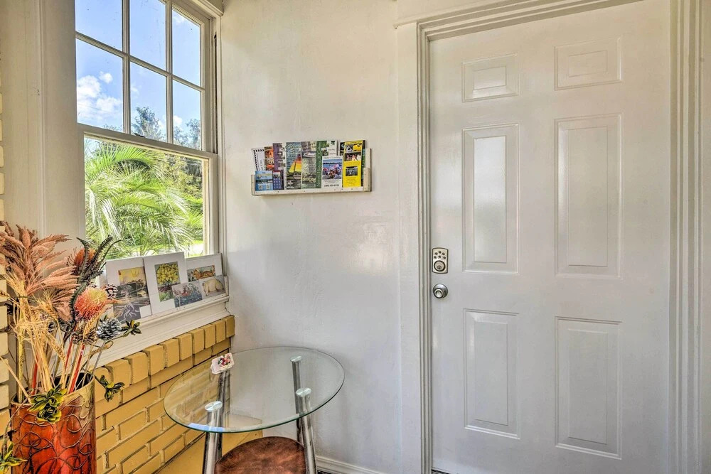Historic Crescent City Studio - Lakefront w/ Dock!