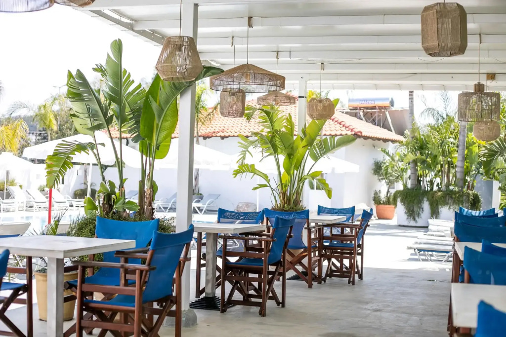 Tinas Plus Hotel