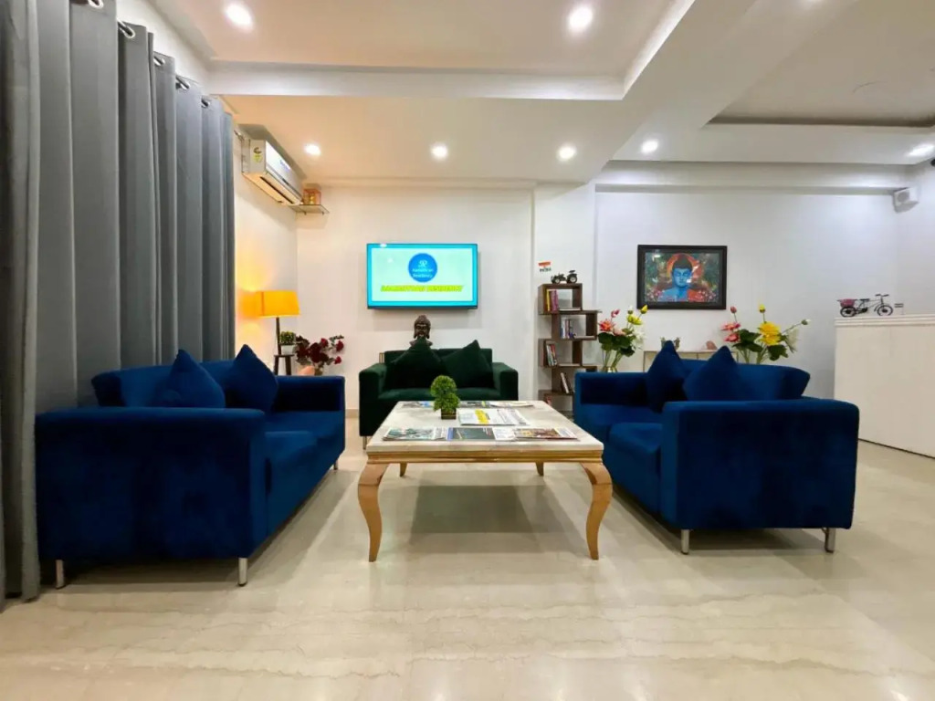 OYO Rooms 813 near Omaxe City Centre