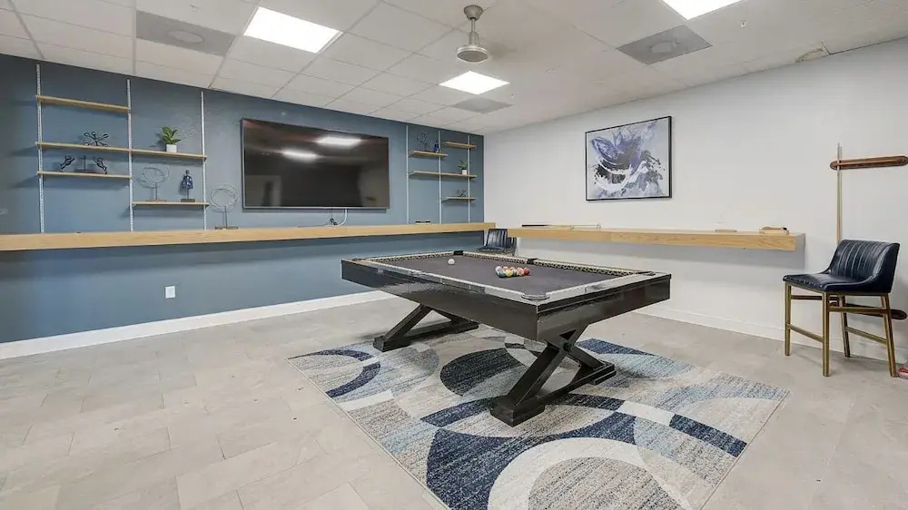 Landing Spectacular Studio Clubhouse Gym