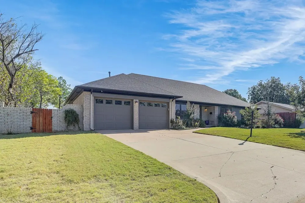 Pet-friendly Home w/ Yard: 8 Mi to Downtown Tulsa!