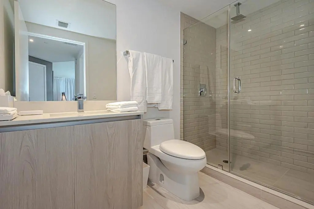 5 Stars 2BR in the SKY UNIQUE Ocean & Bay View BALCONY