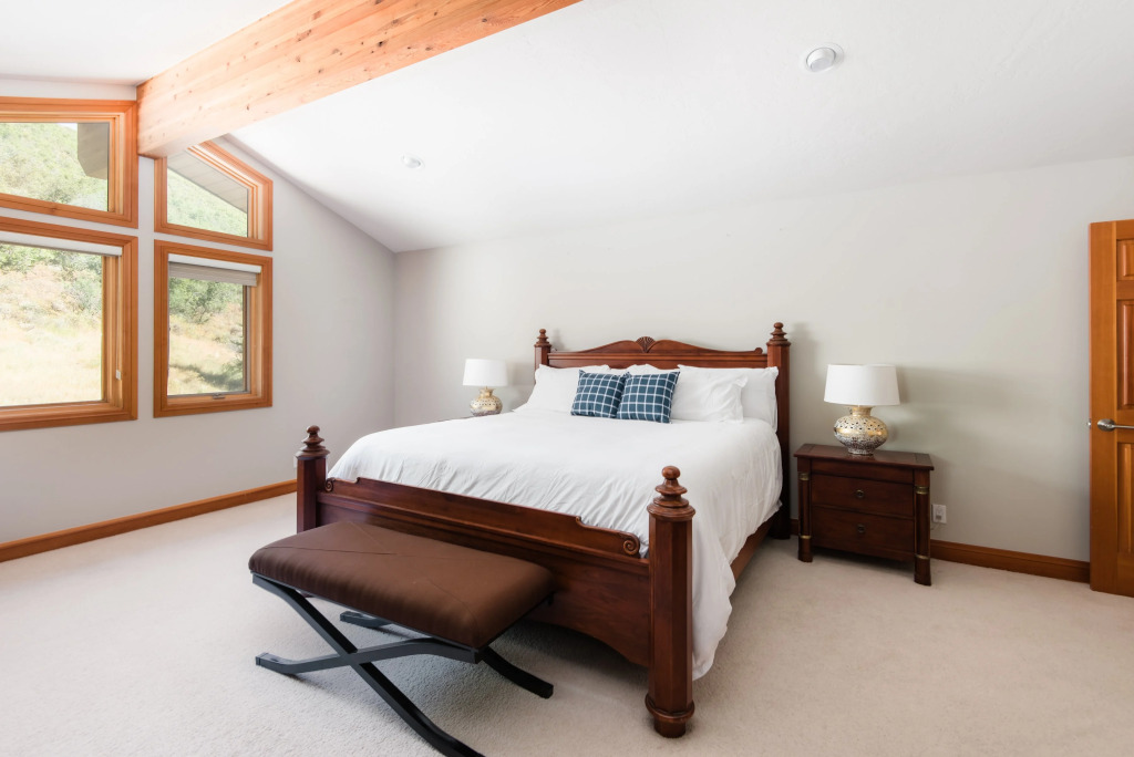 Sleeps 16! Modern Home Mins From Deer Valley! w/ Hot Tub  ❤ by AvantStay