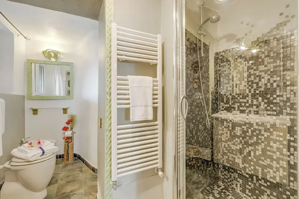 La Casa Fra gli Ulivi luxury apartments with pool near Cinque Terre and Tuscany