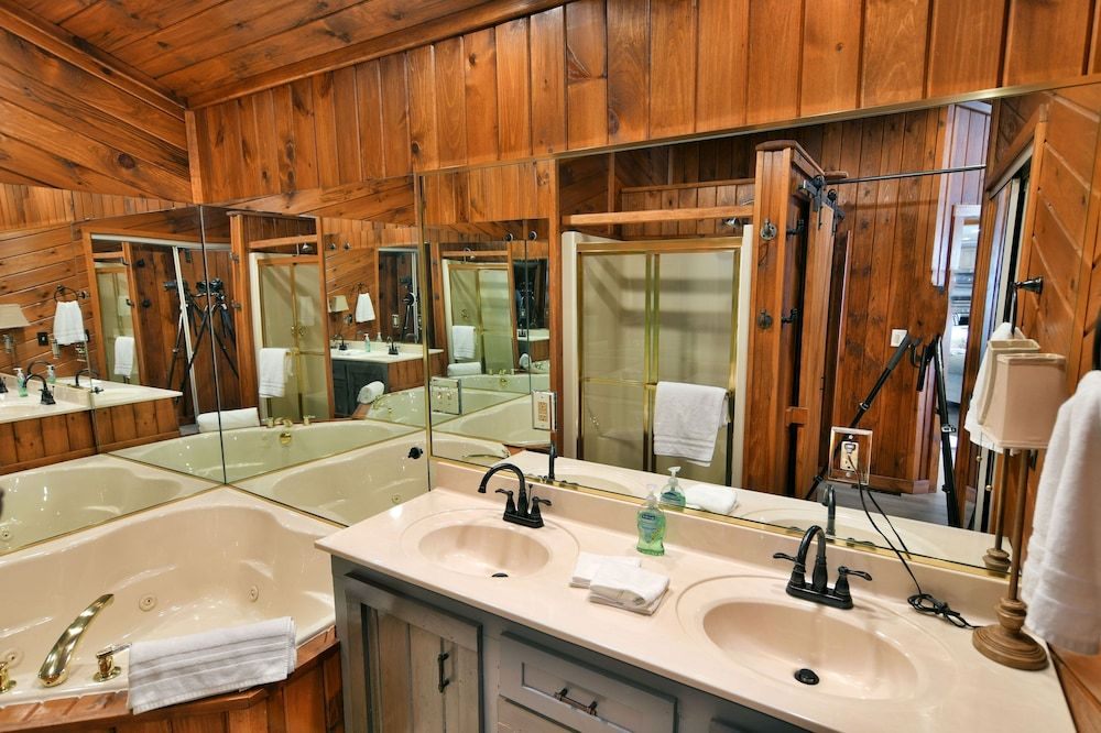 Spruce Haven 3 Bedroom Home by RedAwning